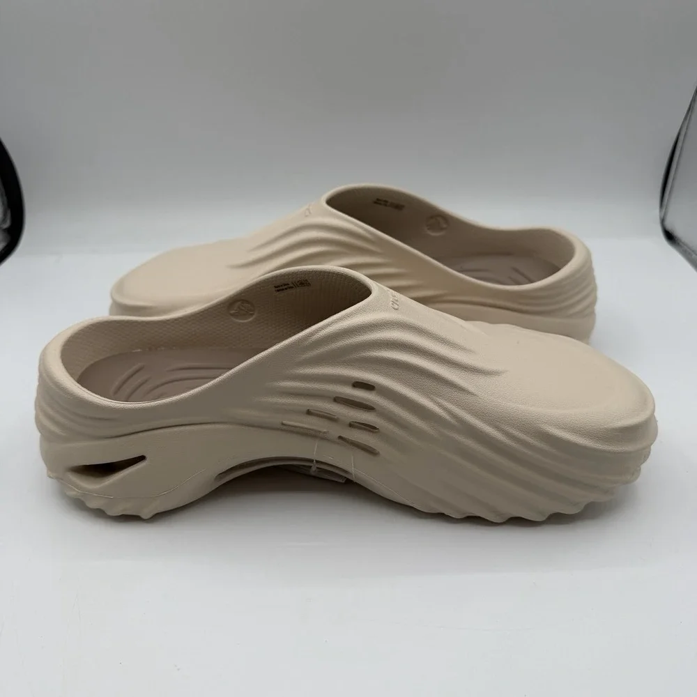 Crocs Echo Wave Clogs‎ Mens Sz 11 Almond Tint Beige Brown Slip On Shoes